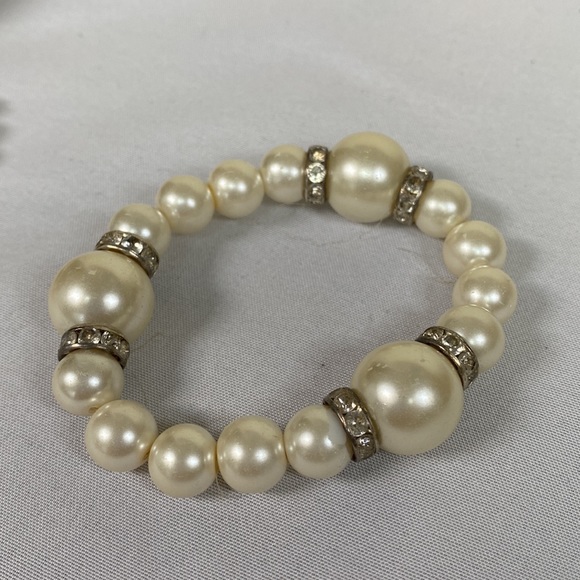 Set of 4 pearl bead and rhinestone bracelets - Picture 2 of 6